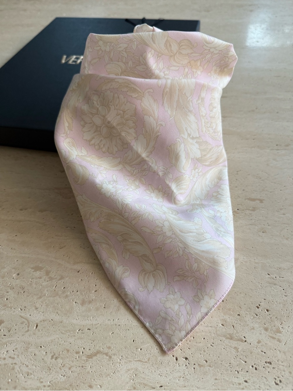 NWT Versace Barocco Print Cotton Pink Square Scarf Foulard Bandana Made in Italy - Picture 3 of 16